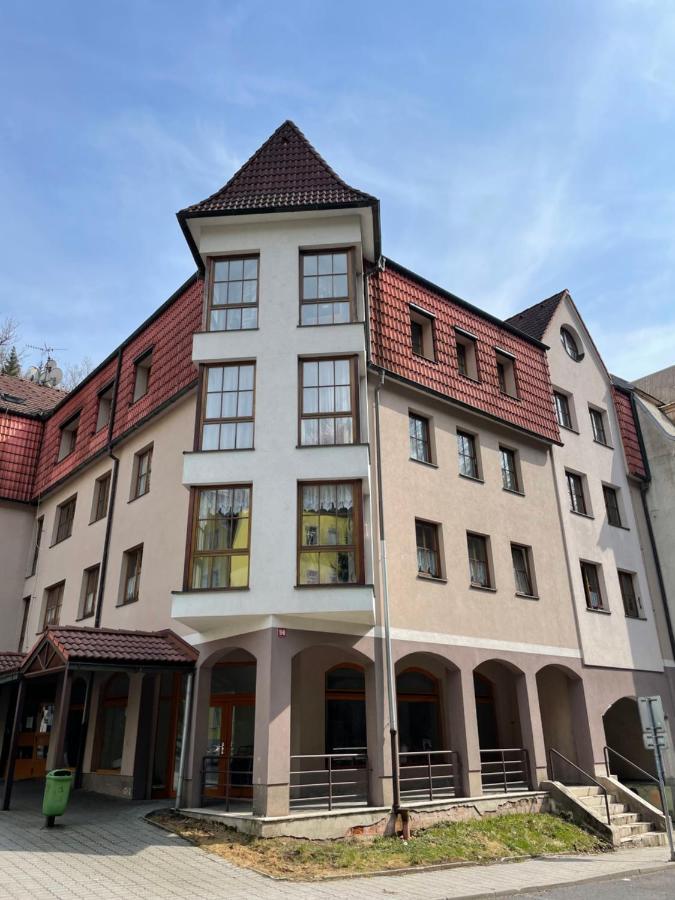Apartmány U Pošty Jáchymov Esterno foto